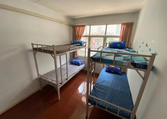 Albergue Sura Near Mrt Phra Ram 9 *