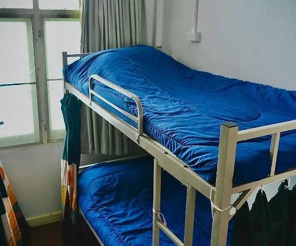 Sura Near Mrt Phra Ram 9 Albergue *