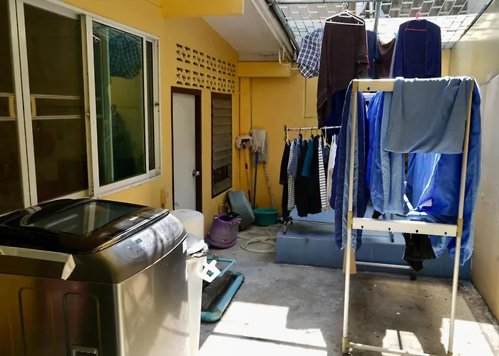Albergue Sura Near Mrt Phra Ram 9 *