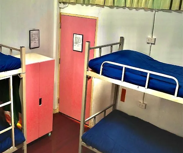 Albergue Sura Near Mrt Phra Ram 9 *